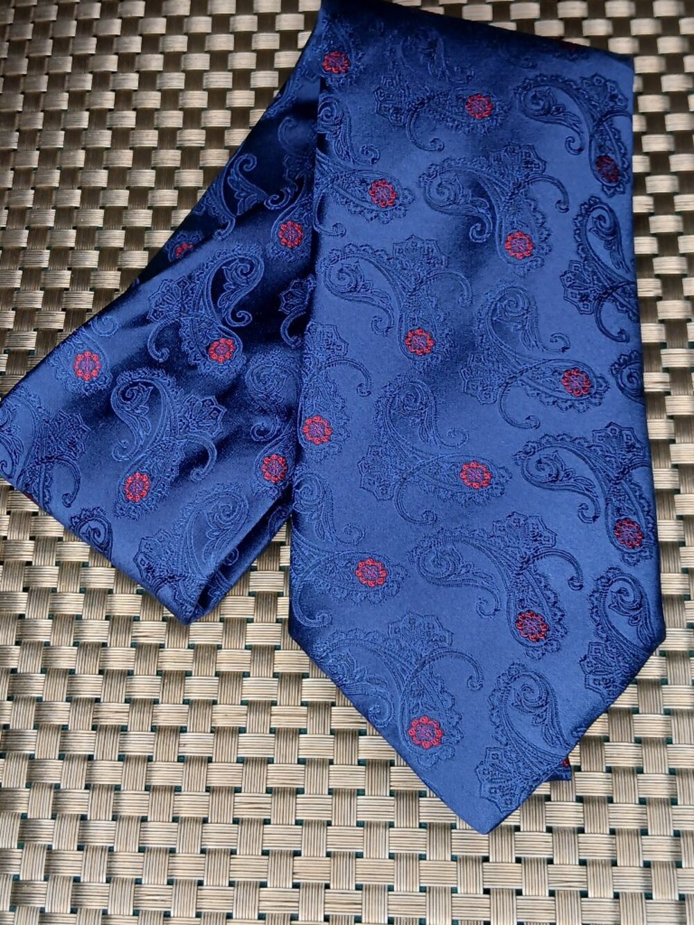 Canali Italy Blue Red Paisley Silk 3.5"x58" Print Tie (0911)
